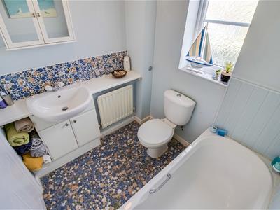 BATHROOM/W.C.